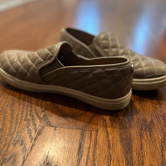 Steve Madden flats - Picture 2 of 4